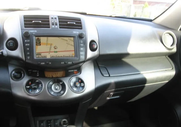 Toyota RAV4 cena 53500 przebieg: 178150, rok produkcji 2011 z Rybnik małe 497
